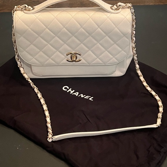 Chanel Flap bag in white caviar leather - Picture 8 of 12